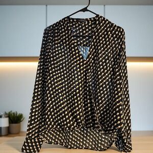 The Limited Women's Black Geometric Print Long‎ Sleeve V Neck Blouse Top Size S